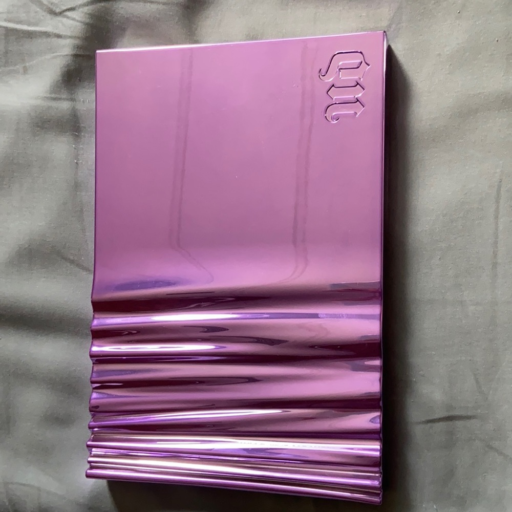 Urban Decay eyeshadow palette